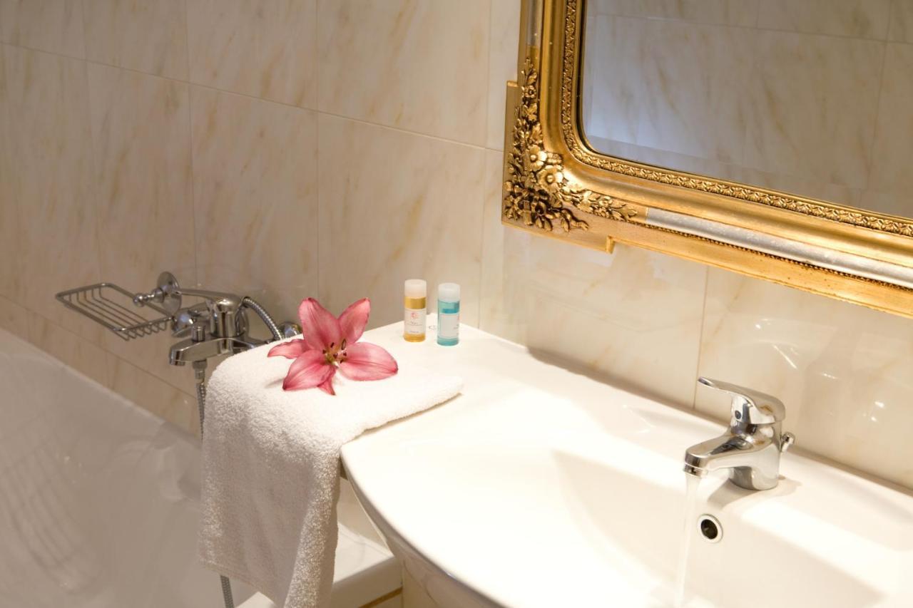 Royal Nidri Hotel Buitenkant foto